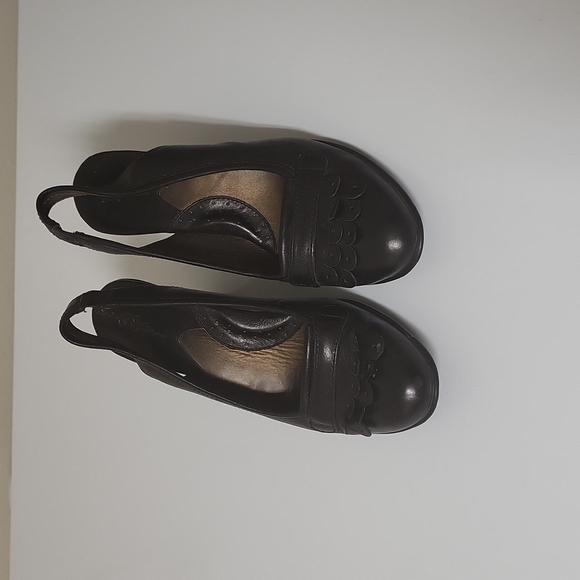 Born Crown SARASOTA Kiltie Slingback Heels Black Size 7 👡 - Picture 2 of 13